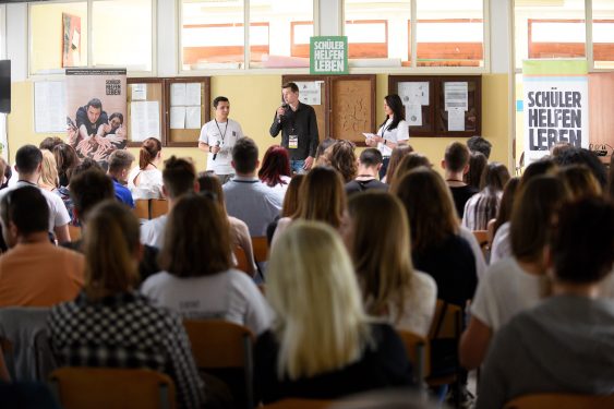 Teilnahme-Urkunde und Auszeichnung der Schule